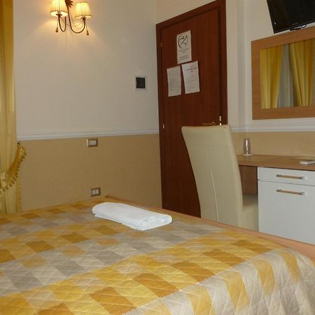 Bed and Breakfast Olimpo Degli Dei à Naples Chambre photo